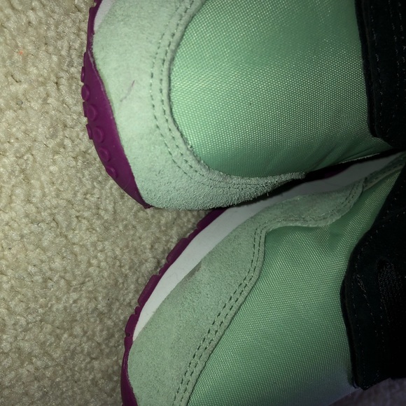 NWOB Reebok 3 tone sneakers - Picture 6 of 6